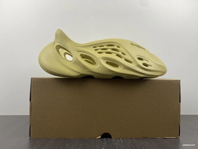 RNNR Foam Adidas Yeezy Sulfur GV6775 0802